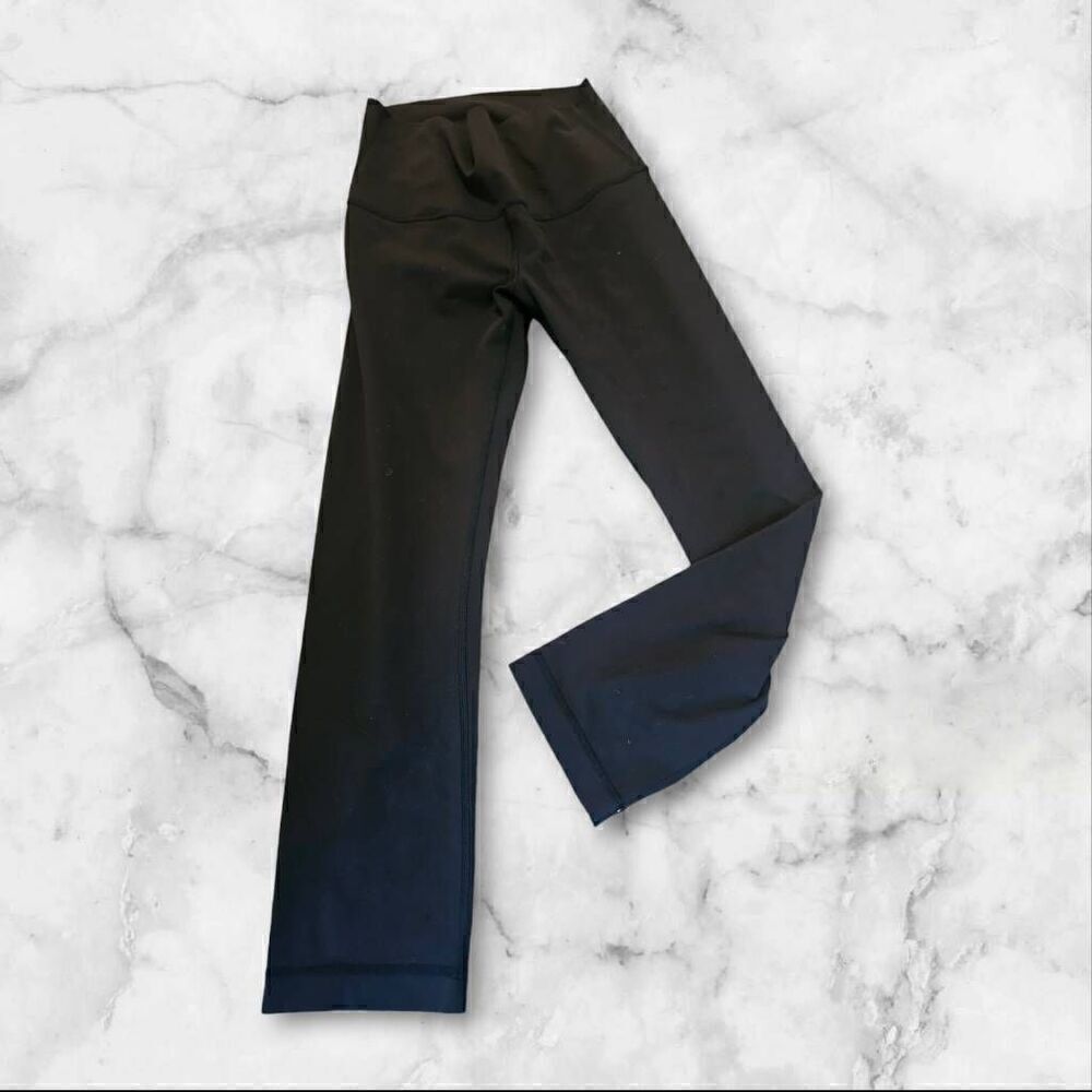 Lululemon Size 4 Navy Blue 22"